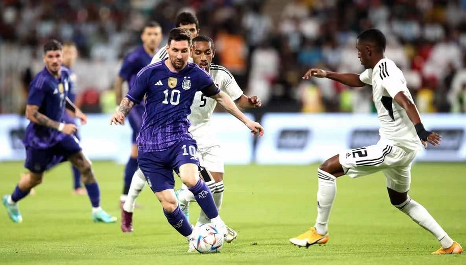 Partita di riscaldamento della Coppa del Mondo: Argentina - Emirati Arabi Uniti 5-0, Germania - Oman 1-0